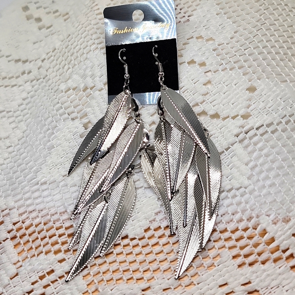 Willow Multi Leaf Earrings Long Dangle 5 Inch Drop Metal Silvertone New - Picture 5 of 11